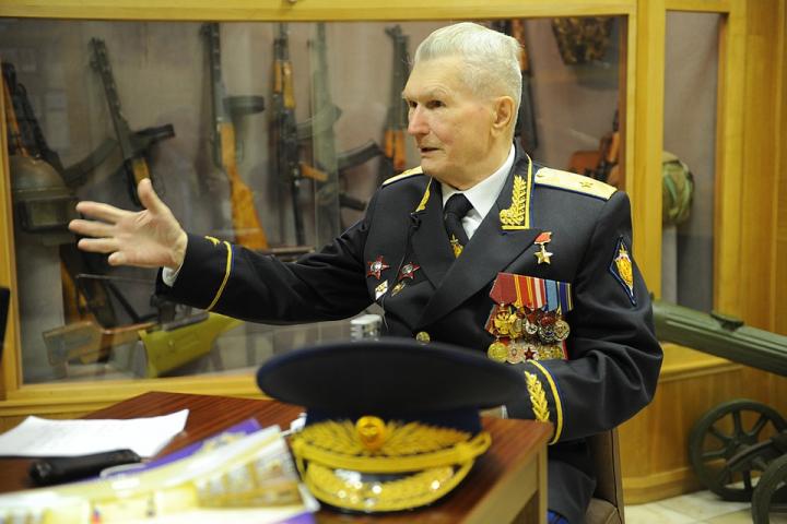 Герой Советского Союза, генерал-майор Геннадий Зайцев
