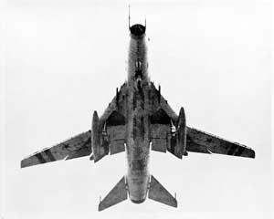 Истребитель-бомбардировщик Су-17 стал первым советским самолётом с крылом изменяемой геометрии