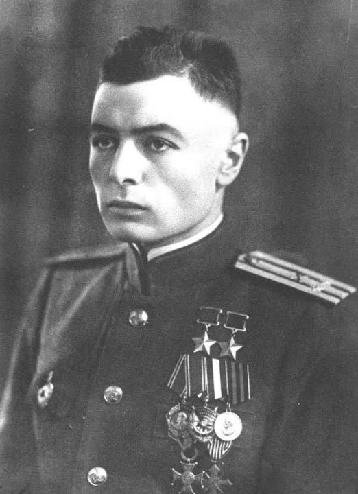 Василий Степанович Петров: офицер, воевавший без рук.