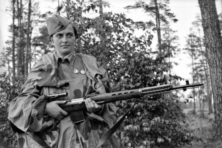 Людмила Павличенко. Самая известная женщин-снайпер     